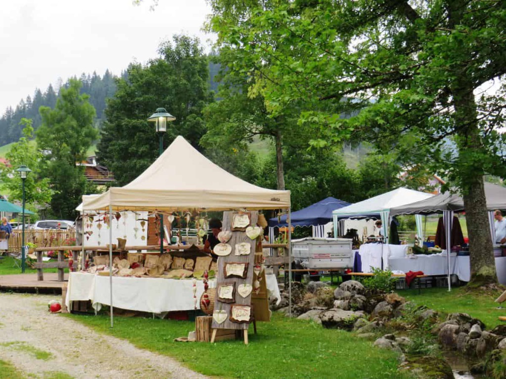 Craft market at the Lammertal HayART Festival (c)HayART