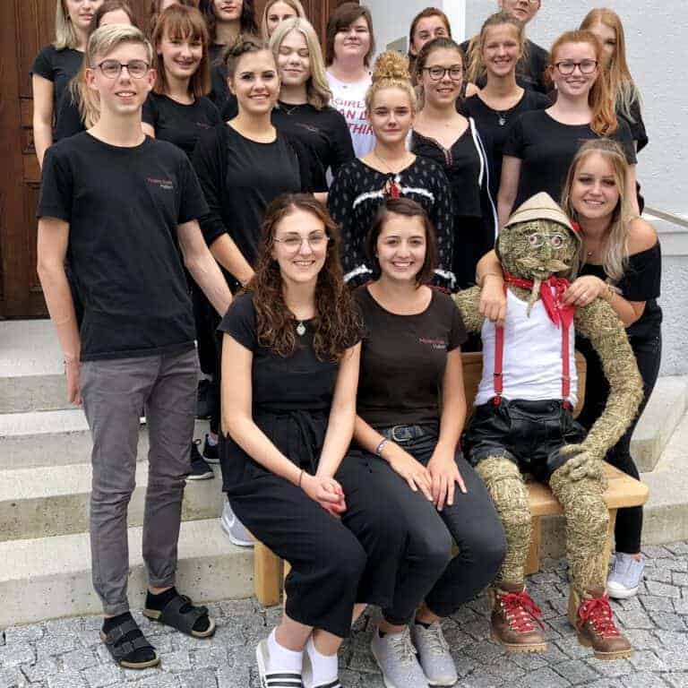 Der HeiMattl begeistert auch die Modeschüler in Hallein (c)Bezirksblätter Salzburg